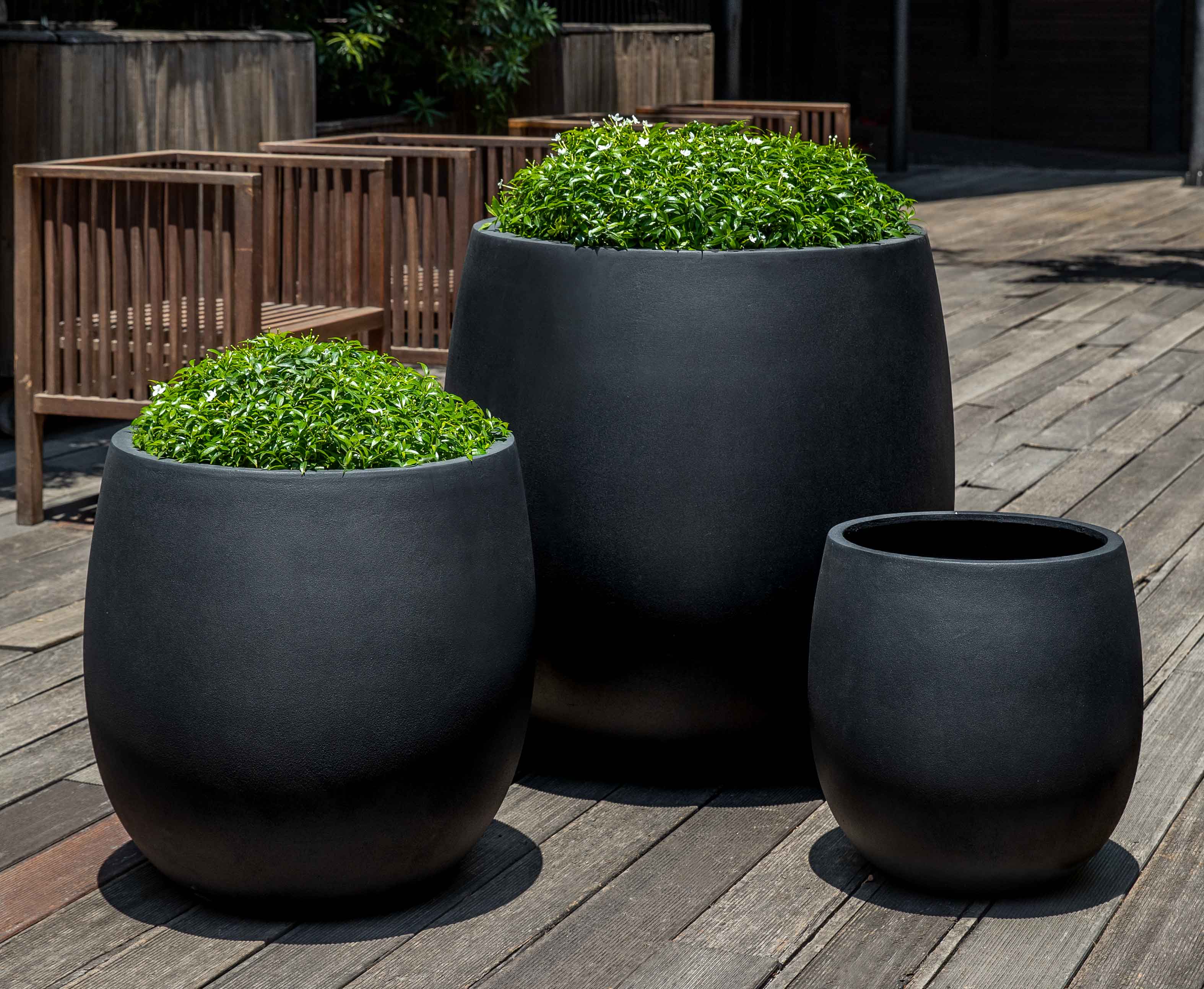 Guilford Planter, Large Campania International Onyx Black Lite