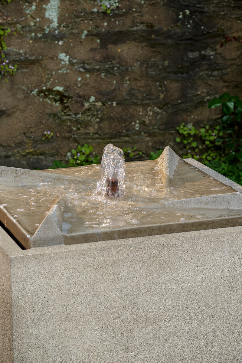 Parallax Fountain by Campania International