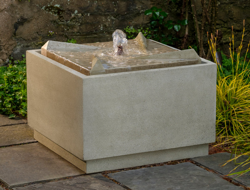 Parallax Fountain by Campania International