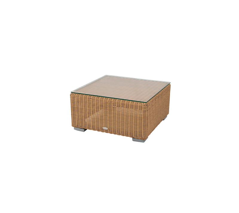 Outdoor woven coffee table with no top cushion